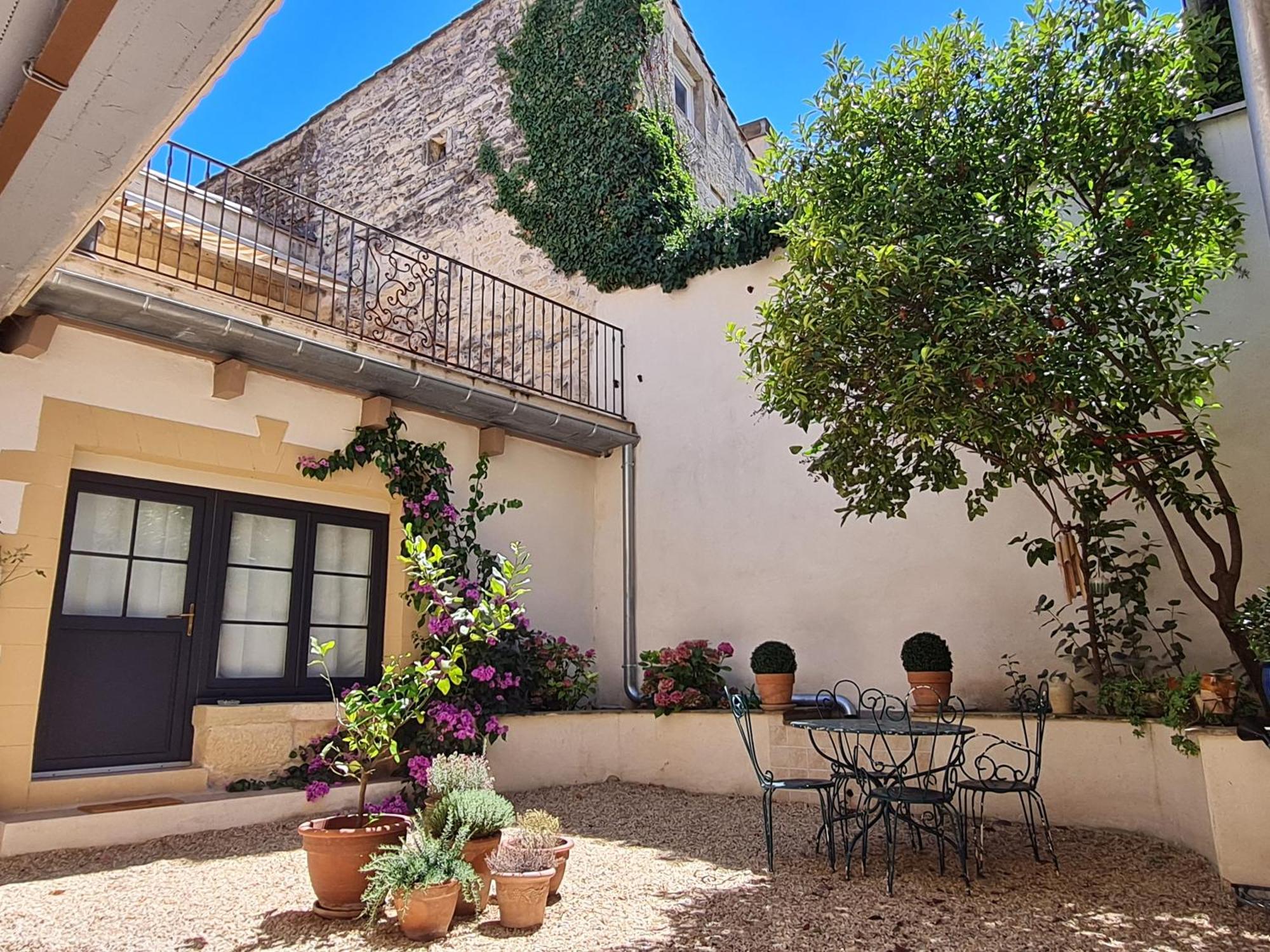 Les Songes D'Augustine Apartment Aigues-Vives  Екстериор снимка