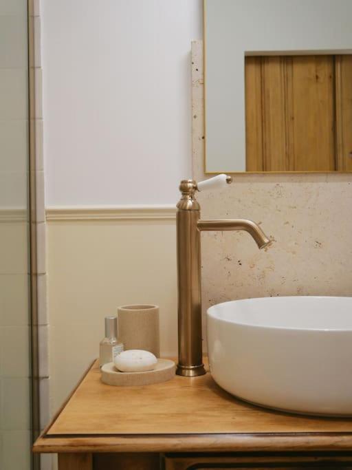 Les Songes D'Augustine Apartment Aigues-Vives  Екстериор снимка