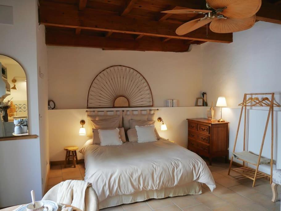 Les Songes D'Augustine Apartment Aigues-Vives  Екстериор снимка